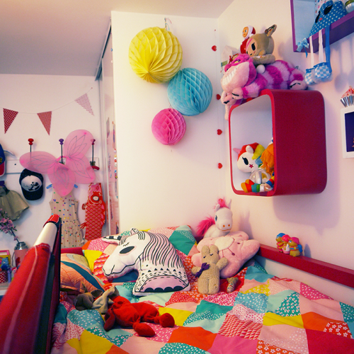 wonderland-chambre de Minouchette-Colourful-Rainbow-Pimpandpomme